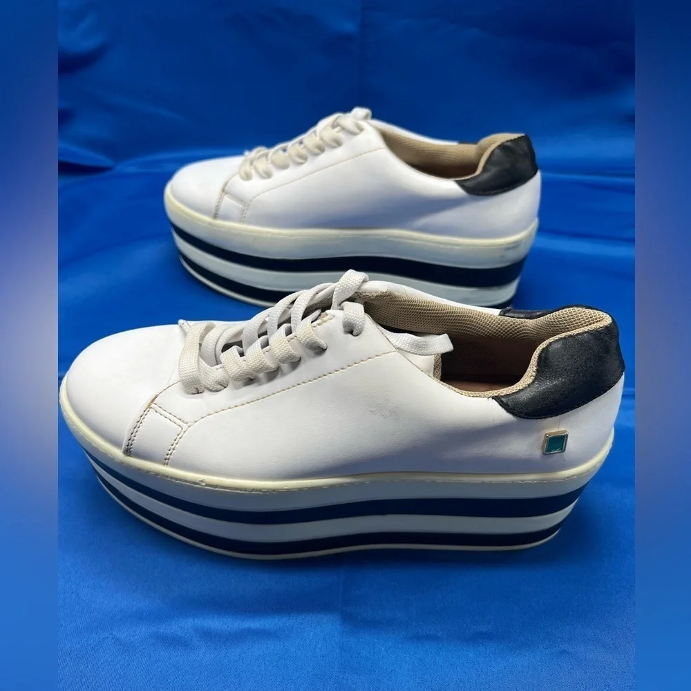 Vintage 90s Dorothy Gaynor Platform black White Sneakers 7.5 (SN)